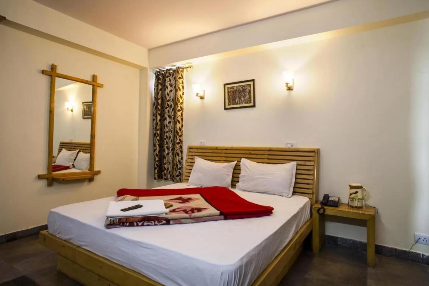 Aangan Regency Hotel Shimla Exterior foto